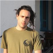 Neolaureato insegnante di Inglese specializzato in metodi all'avanguardia e uso di risorse digitali